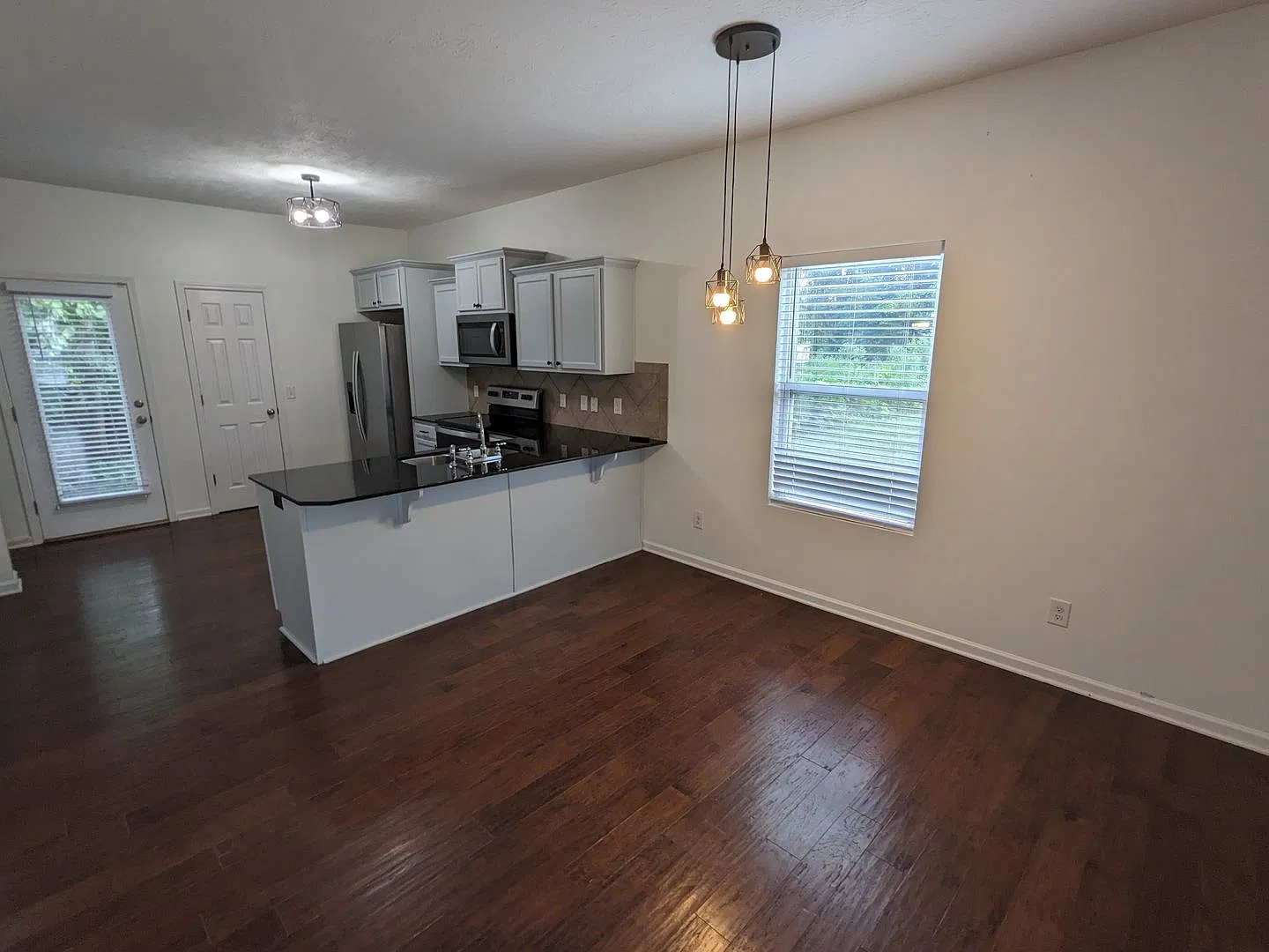 2 Bedroom Corner Unit Townhome in Prosperity Village — Photo 3
