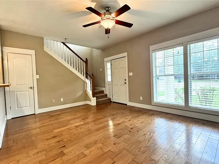 501 Grey Oak Ct — Photo 9