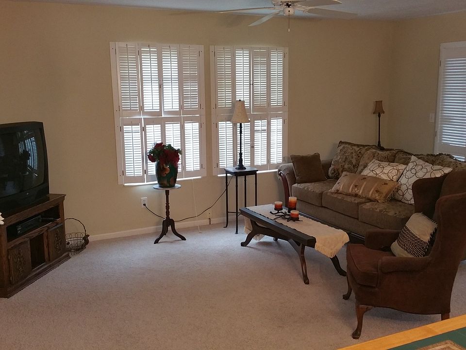 1st image of 4052 Saint Andrews Ct APT 2