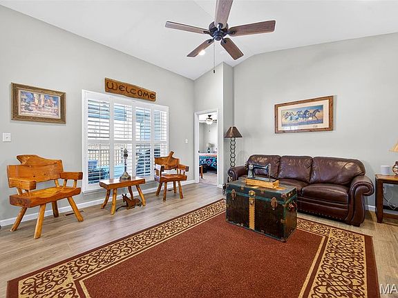 5th image of 2685 Winding Valley Dr