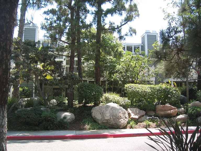 744 Wingate Bay — Photo 17