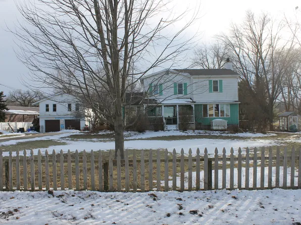 16038 Quigley Rd, Sycamore, IL 60178