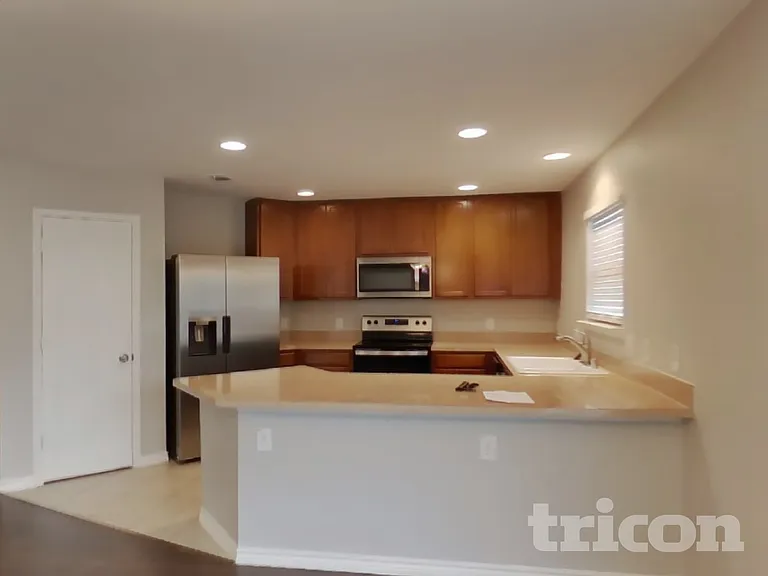 1326 Foster St — Photo 5