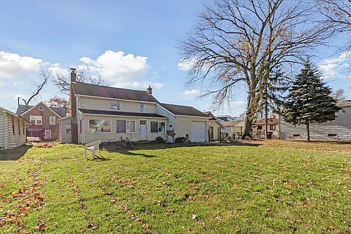 22464 Beach St Photo 1