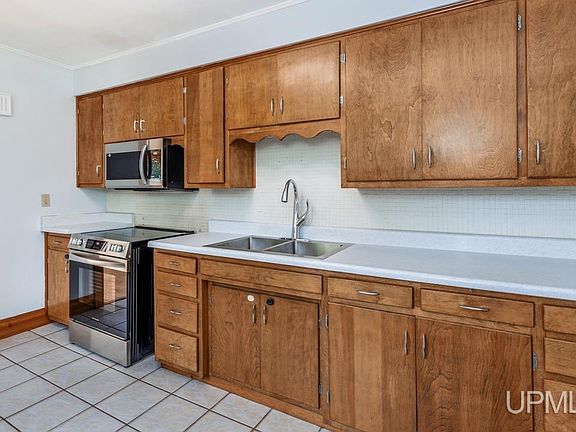 5th image of 1305 W B St