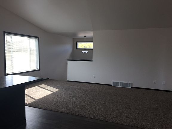 4th image of 1369 Goldenwood Dr