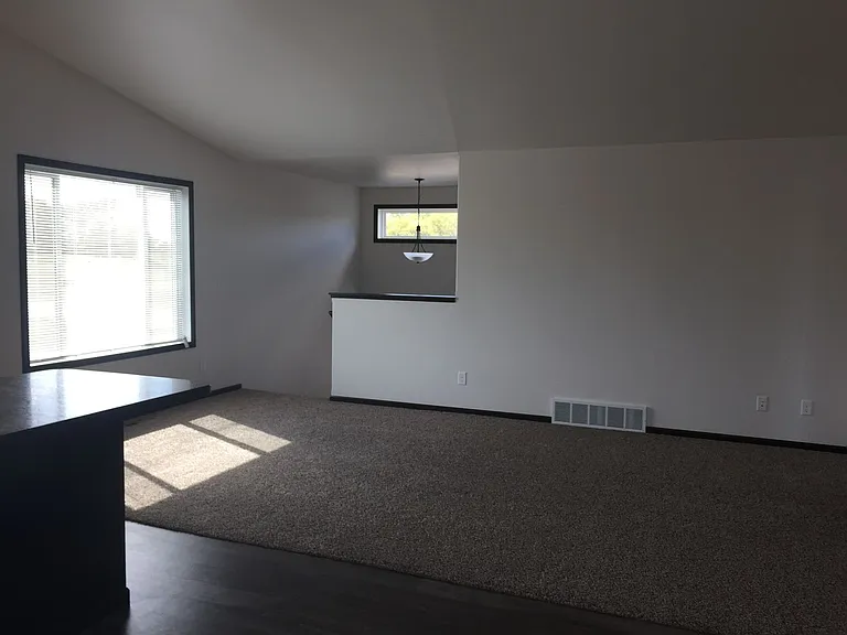 1369 Goldenwood Dr — Photo 4