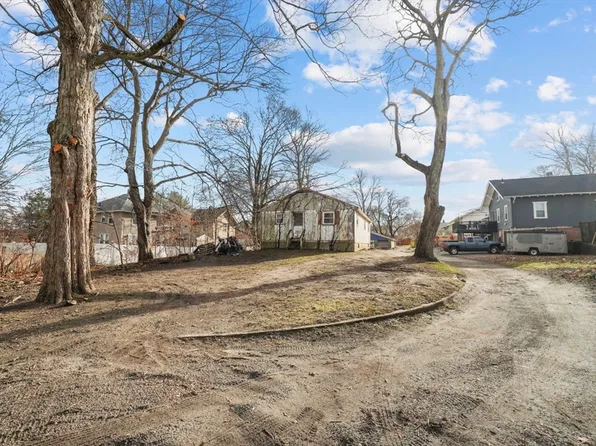 233-233 Summer St #R, North Dighton, MA 02764