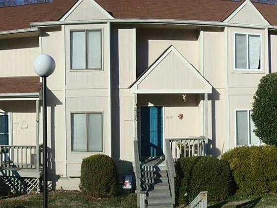 2nd image of 2055 Airy Cir