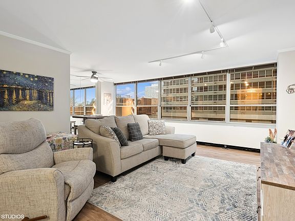 3rd image of 3550 N Lake Shore Dr APT 207