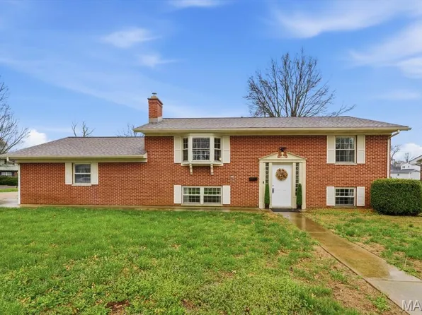 306 W Patterson St, Mascoutah, IL 62258