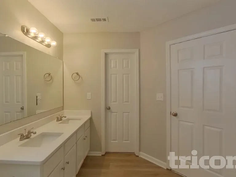 4030 Evelyn Ave — Photo 9