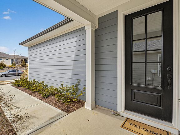 4th image of 24 N Brookhollow Way