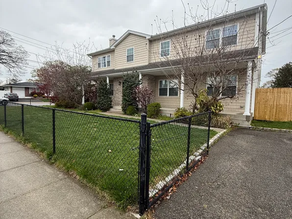 (undisclosed Address), Farmingdale, NY 11735