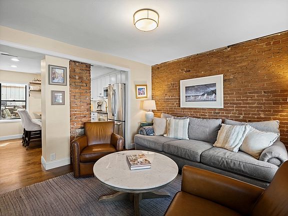 5th image of 504 Medford St