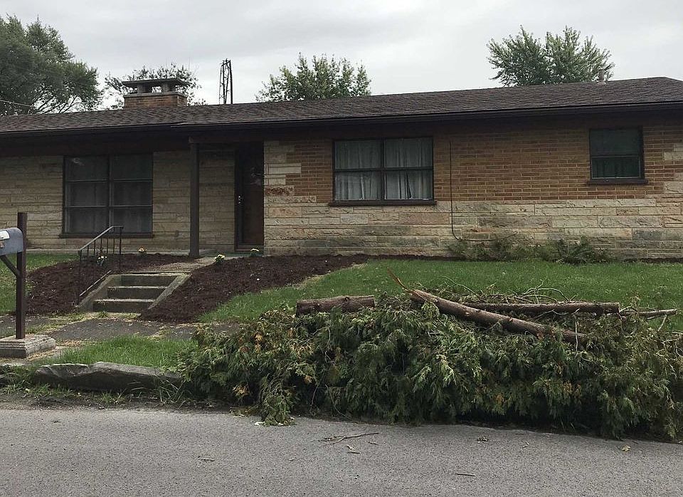 1st image of 323 W North St