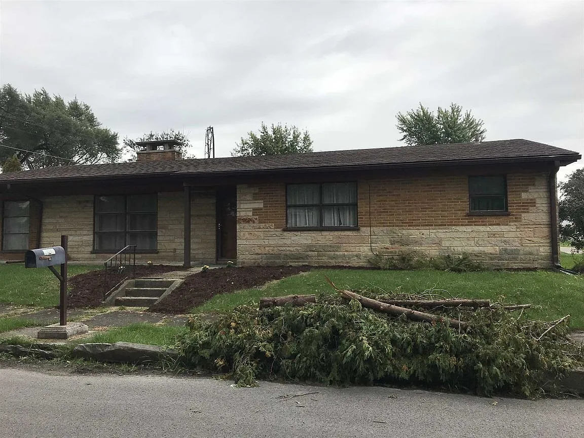323 W North St photo 1