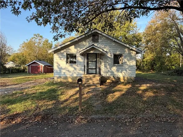 313 S Burns St, Independence, KS 67301