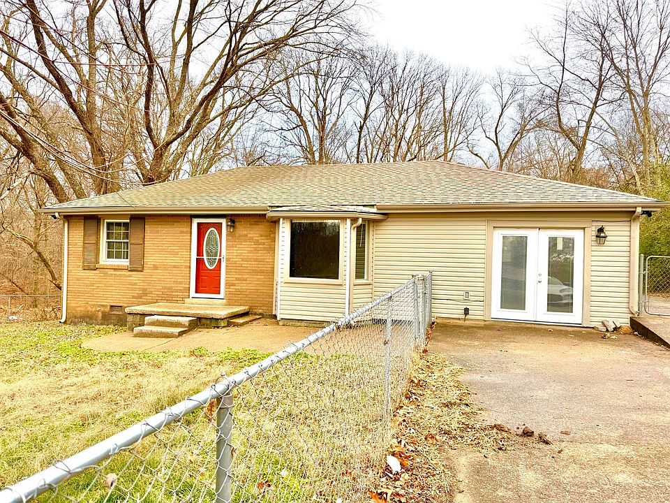 1st image of 838 Potters Ln