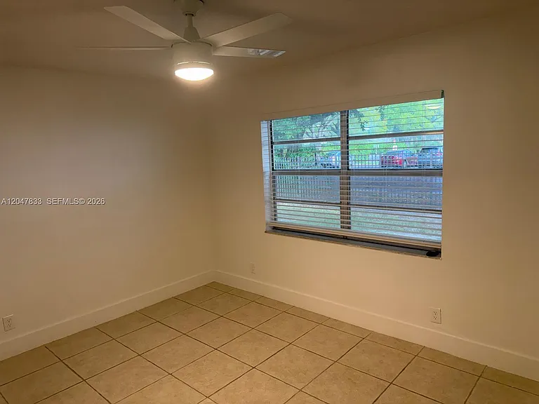 10116 Twin Lakes Dr #11-C — Photo 11