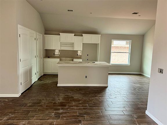 4th image of 4625 Prominence Dr