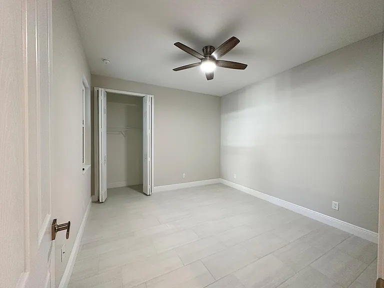10716 Klee Ave — Photo 6