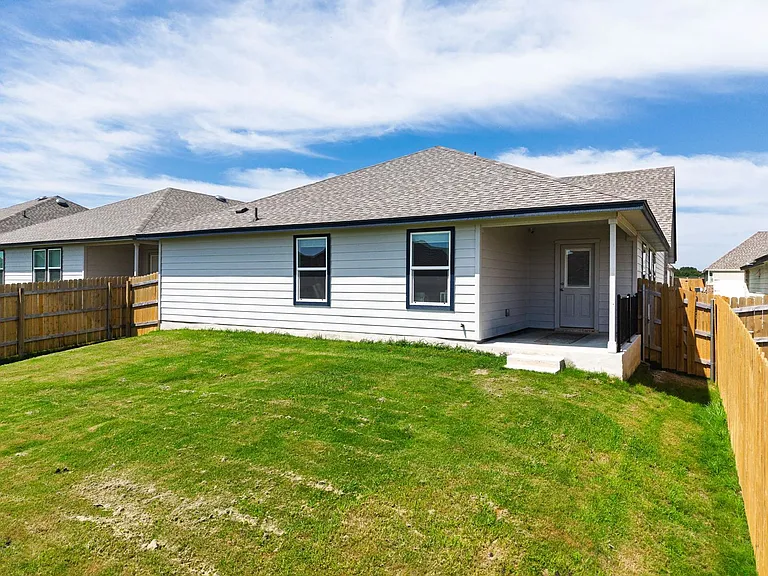 162 Ellenora Dr — Photo 16