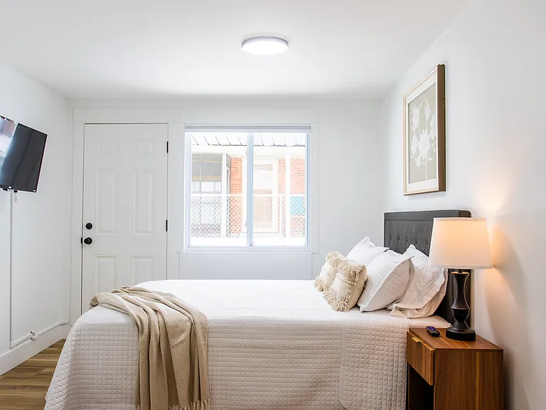 3209 Waltham Ave — Photo 10
