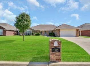 1812 Foxtail Cir, Altus, OK 73521