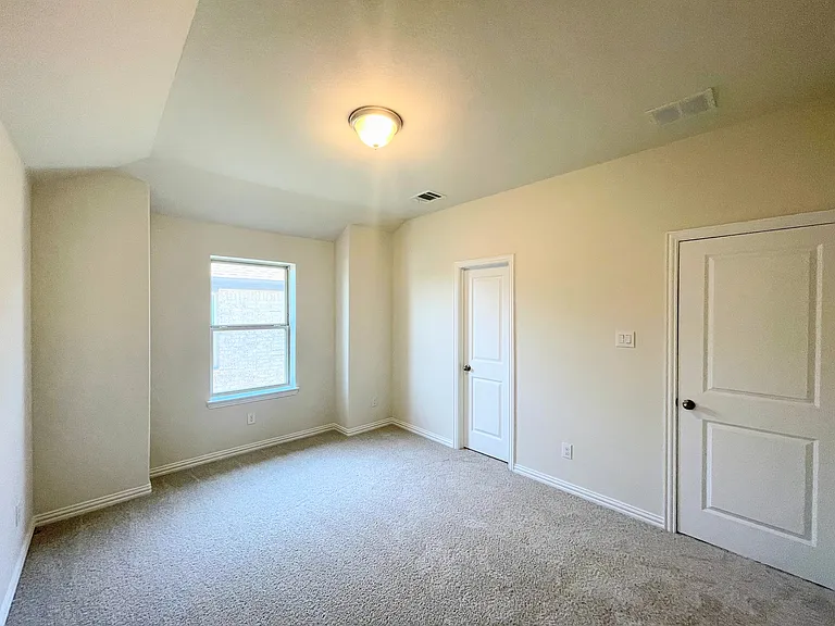 3201 Riverlawn Dr — Photo 26