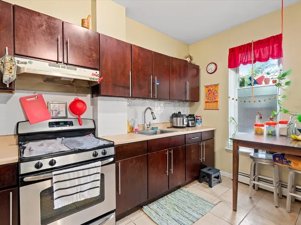 285 Lincoln Avenue image 16 of 36