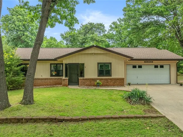 3 Clevedon Cir, Bella Vista, AR 72715