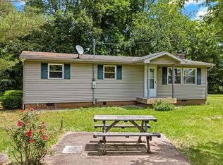 3011 Barth Rd, Belpre, OH 45714