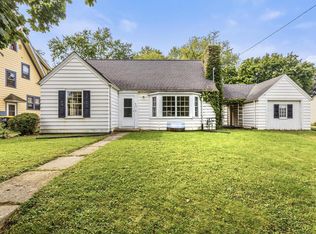 936 Perkins Ave, Waukesha, WI 53186
