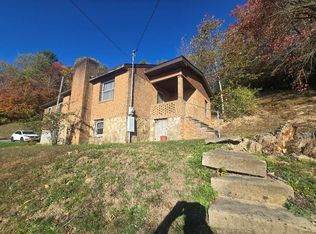 681 Prosperity Rd, Mount Hope, WV 25880