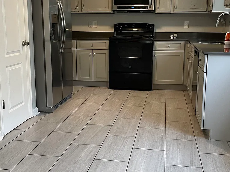 265 Victoria Blvd — Photo 12