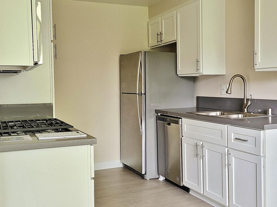 Fully Remodeled Homes Feature quartz counters, stainless appliances, and plank flooring. Very Similar to Apartment G202!