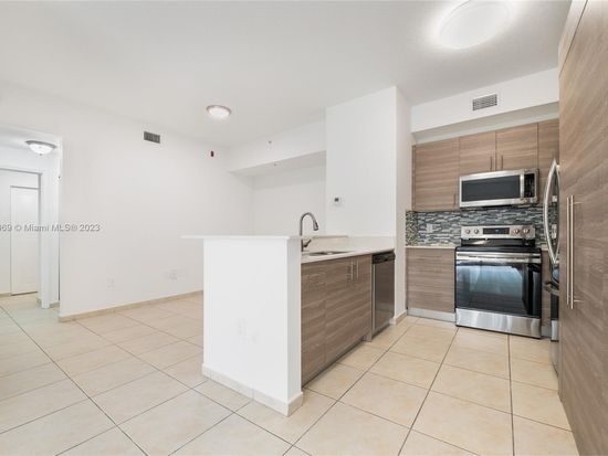 7200 NW 114th Ave APT 206, Doral, FL 33178