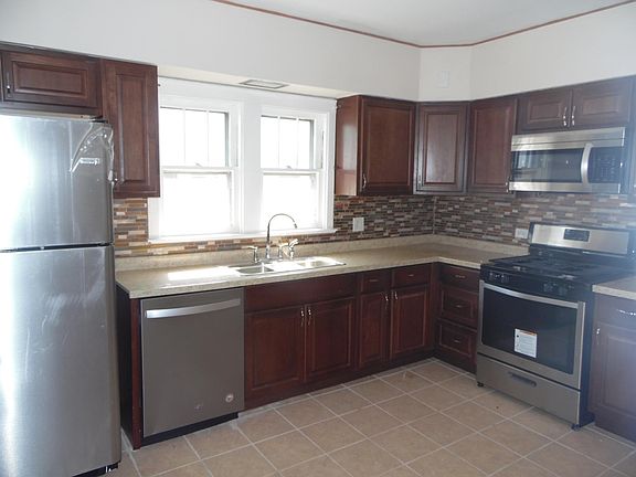 3rd image of 15751 S Park Ave
