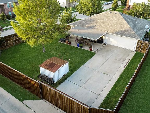 3rd image of 2501 Barksdale Dr