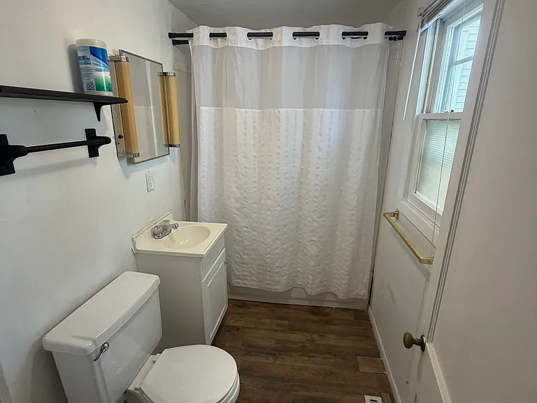 2405 Clara Ave — Photo 9