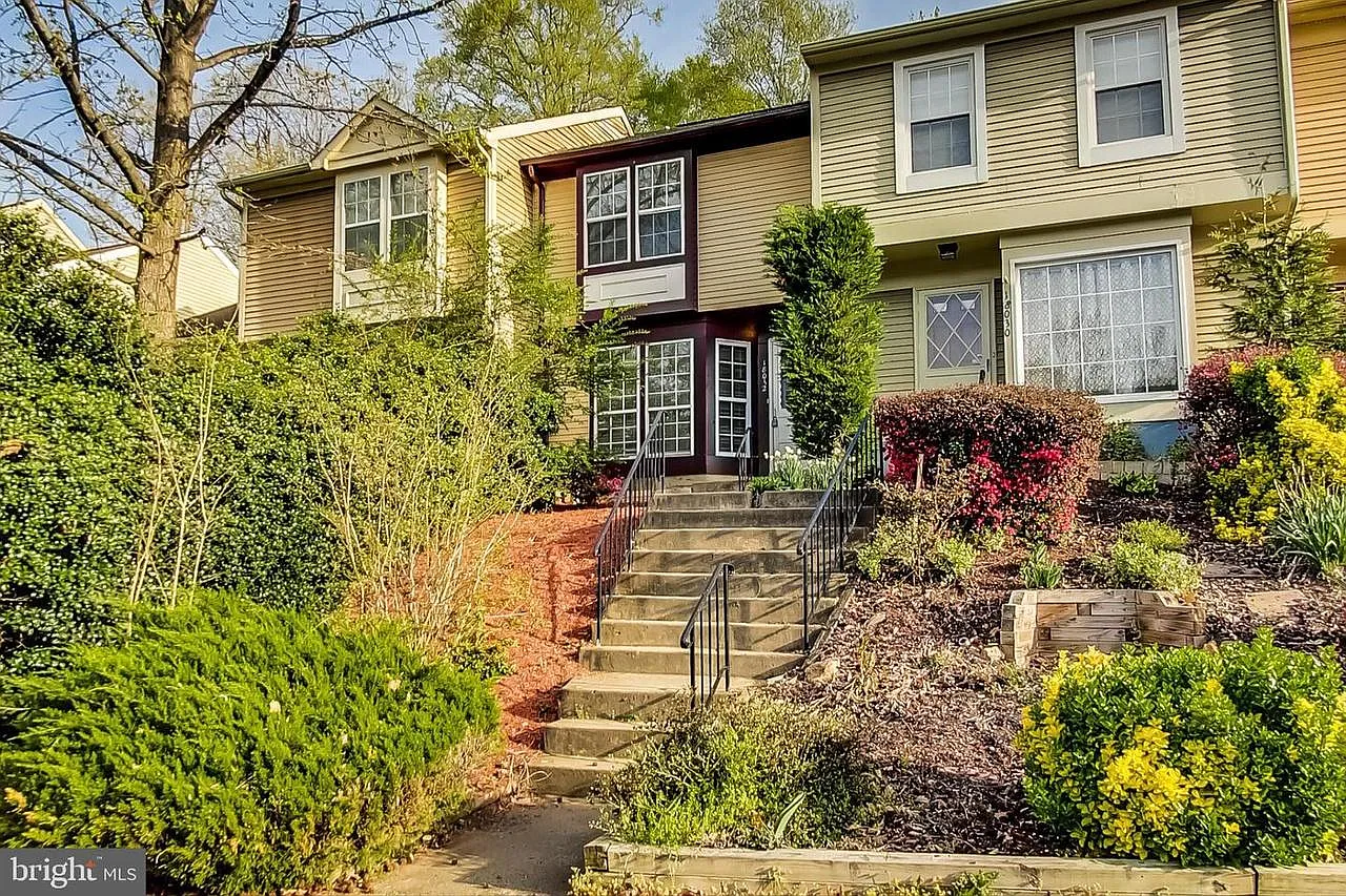 2 bed, 1.5 bath, 1090 sqft, $1,950 — Photo 3