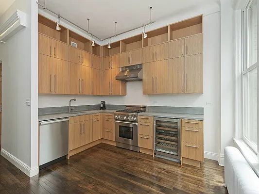 Sold by Sotheby's International Realty | media 20