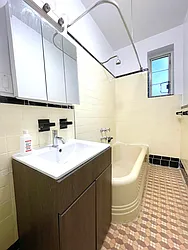 Rented by R New York