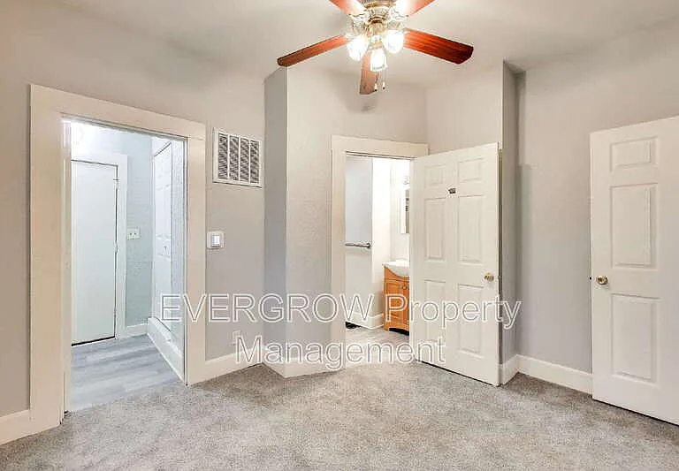 415 N Oxford St — Photo 13