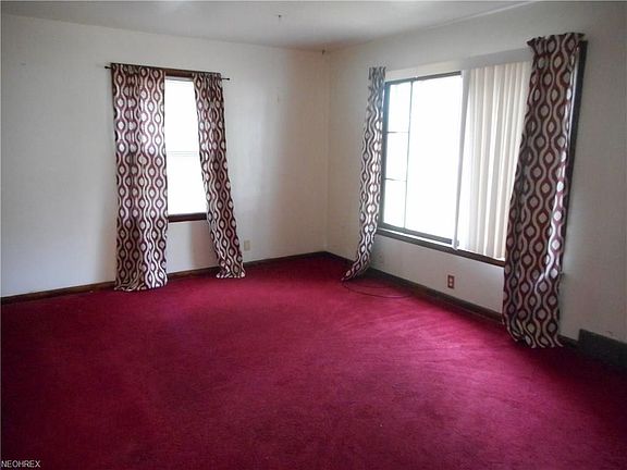 5th image of 1382 Greenwood Ave