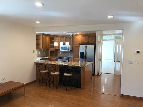 3rd image of 6186 Black Oak Ln