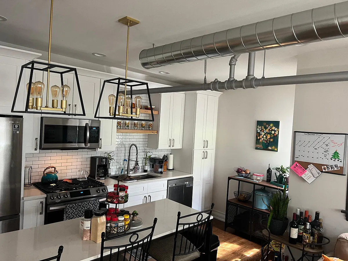Building Photo - 2740 W Logan Blvd #2