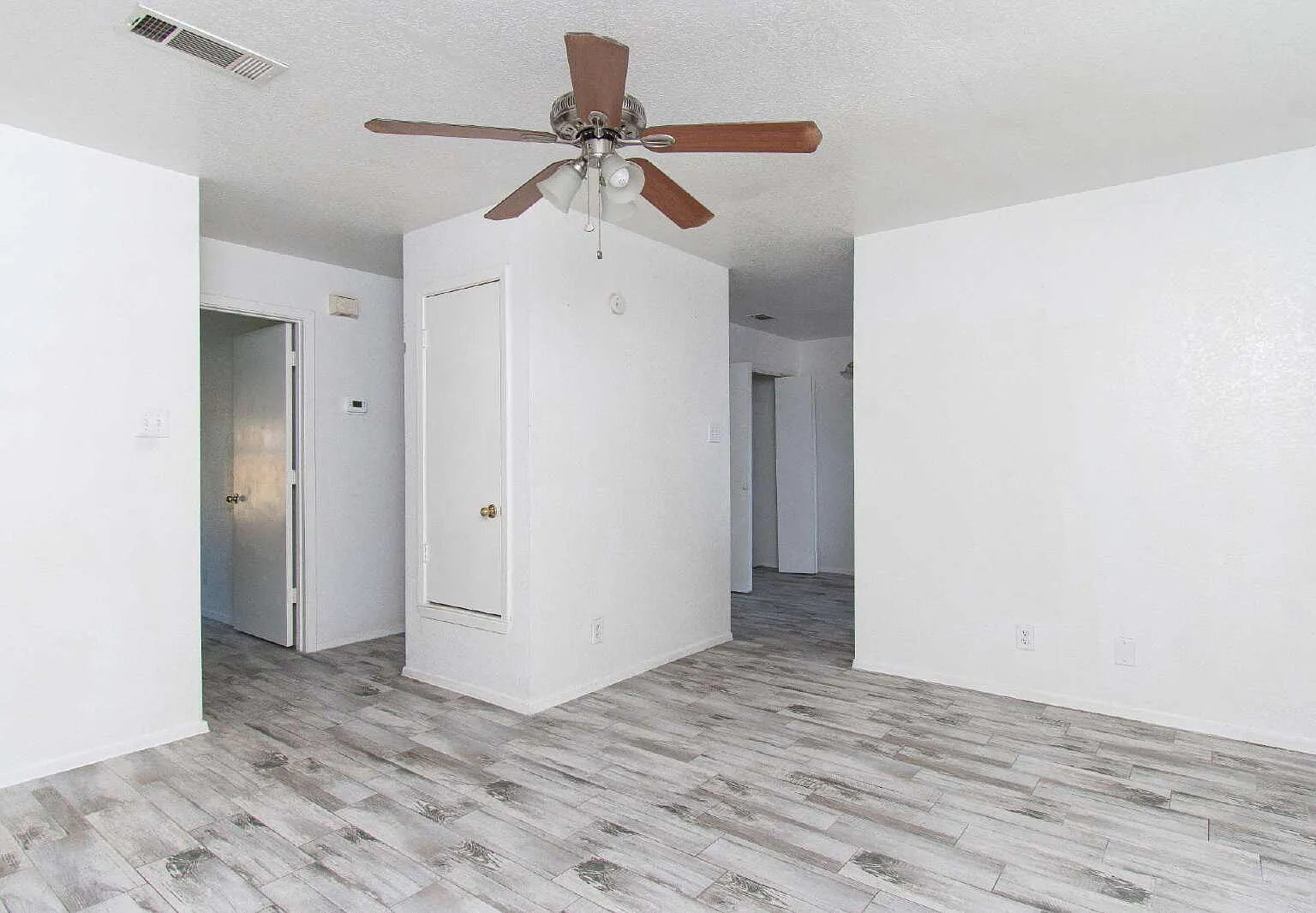 2 bed, 1.0 bath, 795 sqft, $625 — Photo 2