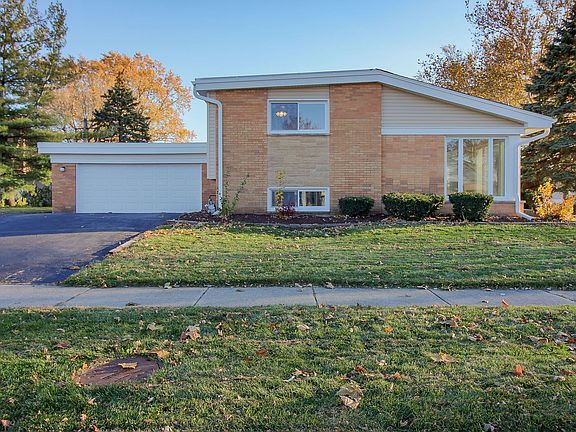 3rd image of 2401 E Martindale Dr